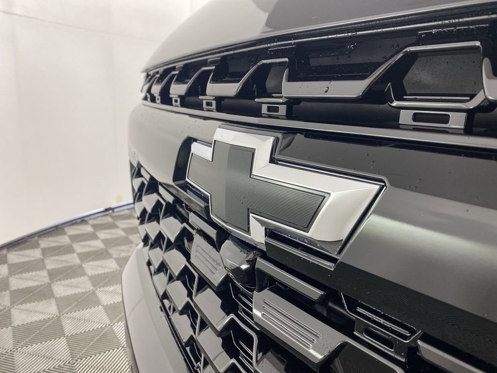 New 2026 Chevrolet Suburban Premier image 32