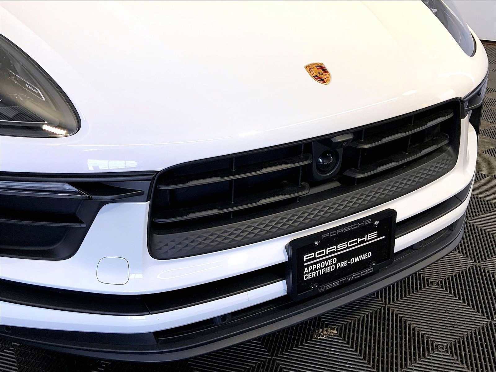 Certified 2026 Porsche Macan AWD/4WD image 34