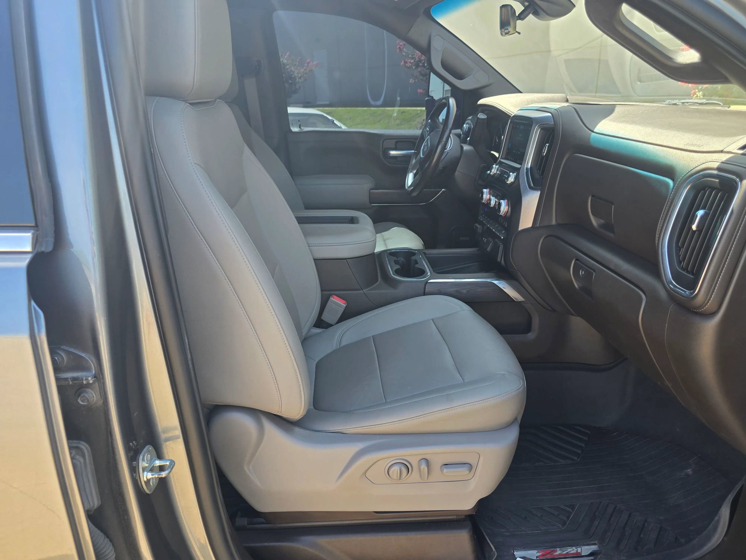 Used 2021 GMC Sierra 1500 SLT image 12