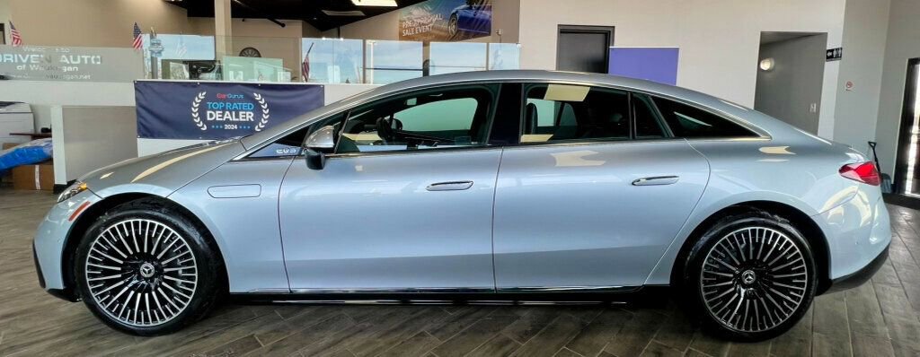 Used 2023 Mercedes-Benz EQS 580 4MATIC Sedan image 2