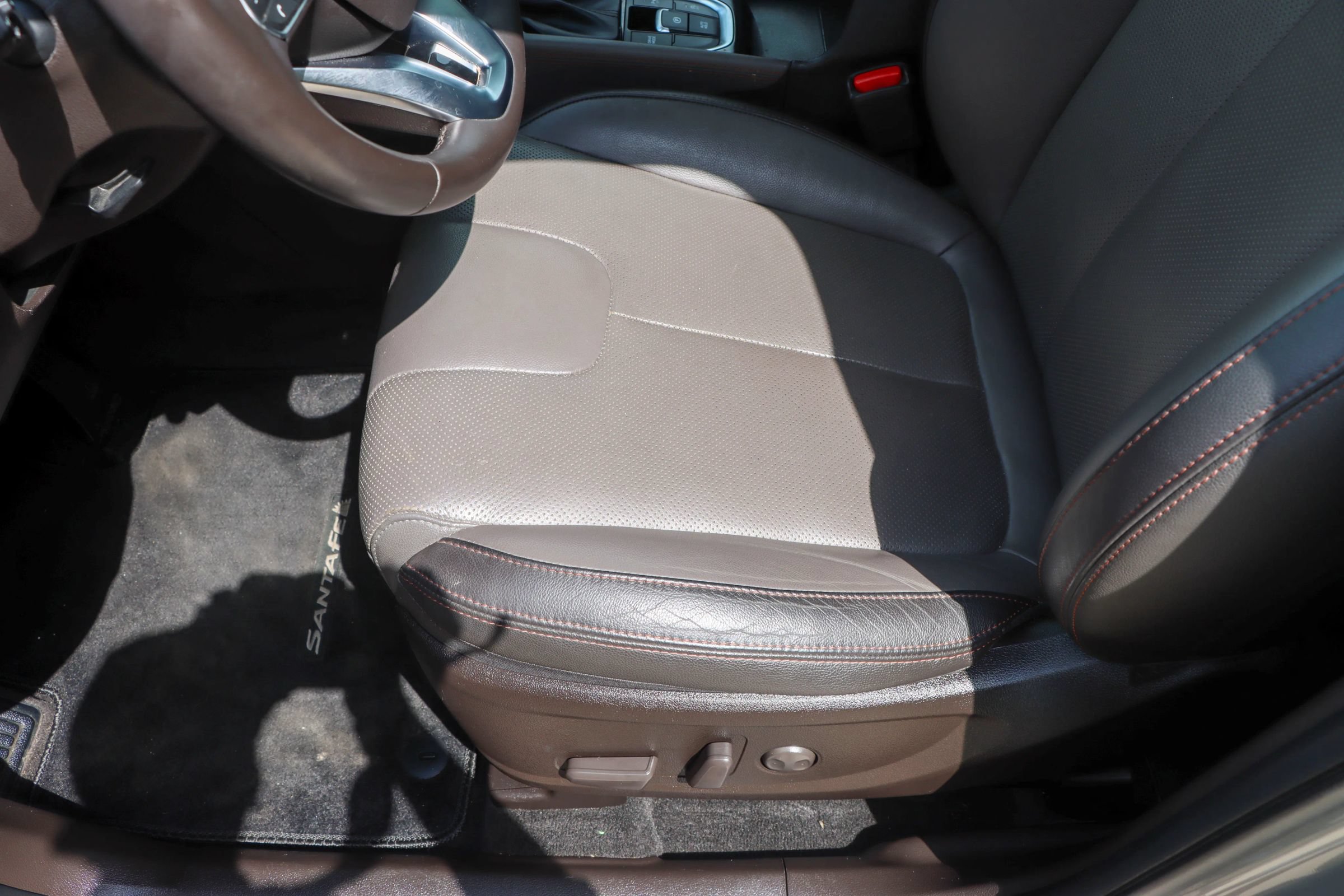 Used 2020 Hyundai Santa Fe SEL w/ Cargo Package FWD image 16
