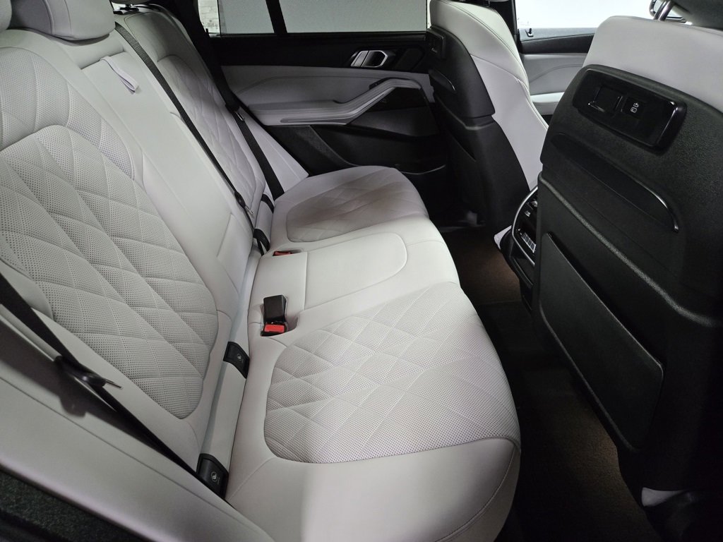 Used 2023 BMW X5 M50i w/ Executive Package image 58
