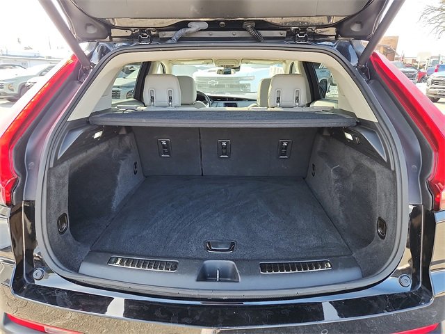 Used 2020 Cadillac XT4 Premium Luxury w/ Driver Awareness Package image 29