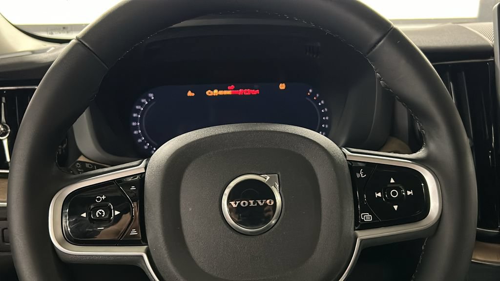 New 2026 Volvo XC60 B5 Plus w/ Protection Package Premier AWD/4WD image 11