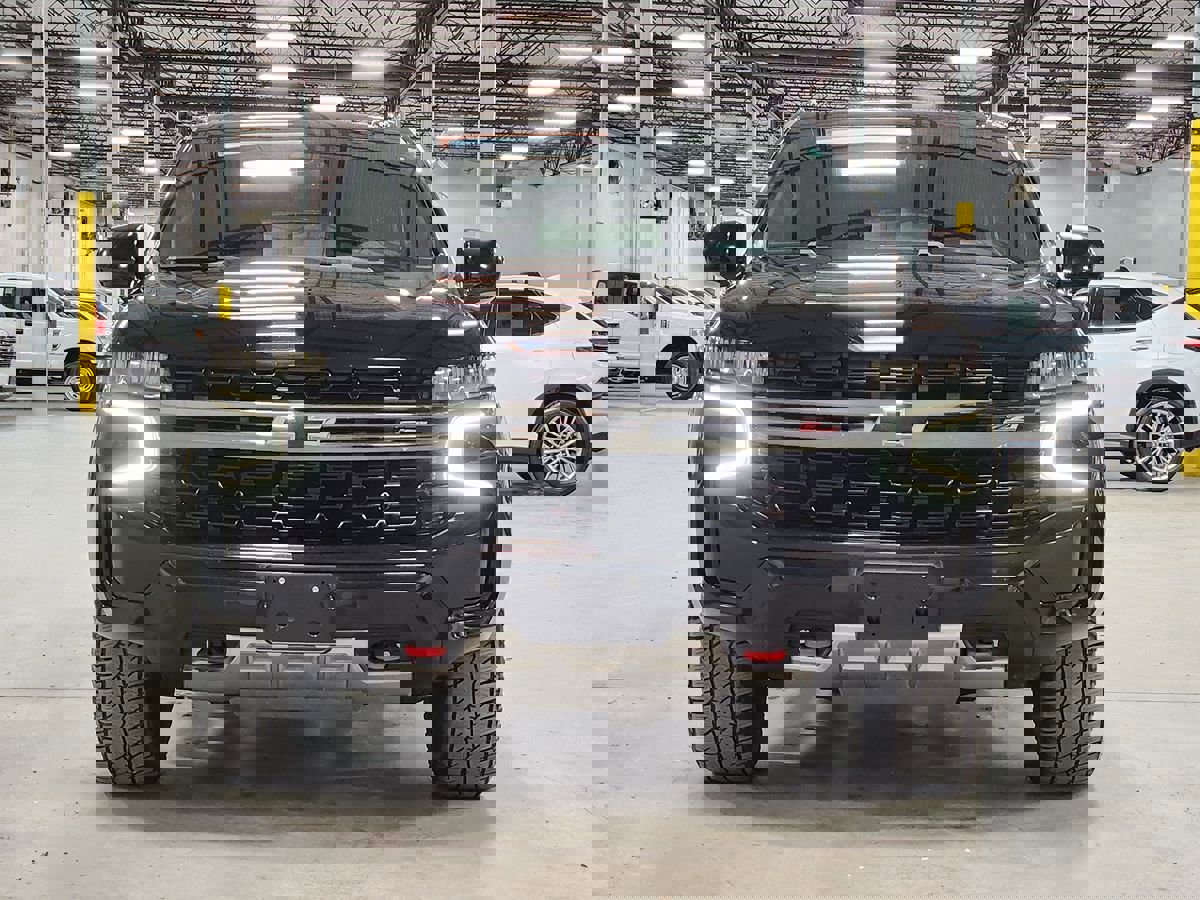 Used 2021 Chevrolet Suburban Z71 image 2