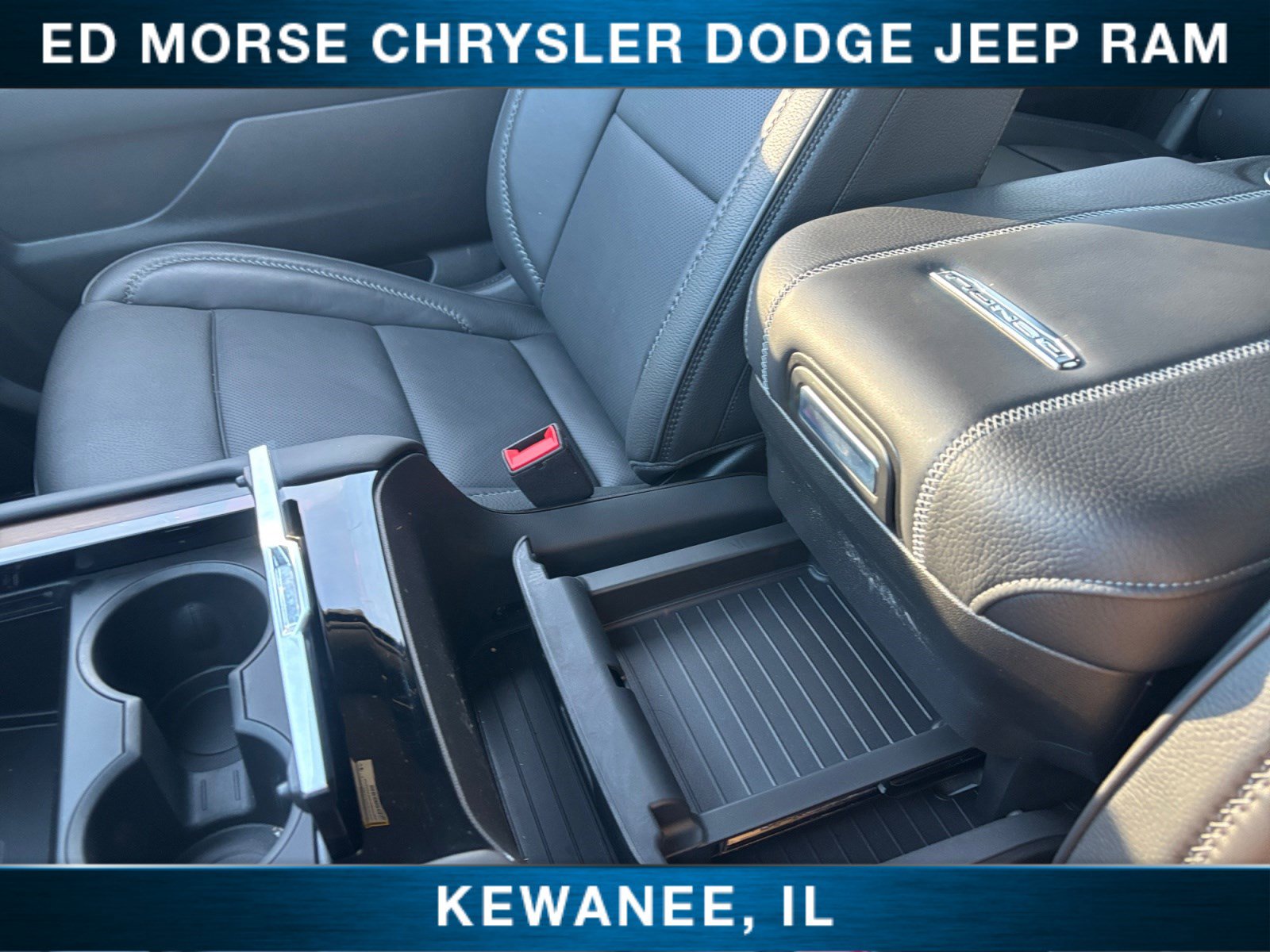 Used 2025 GMC Yukon Denali AWD/4WD image 35