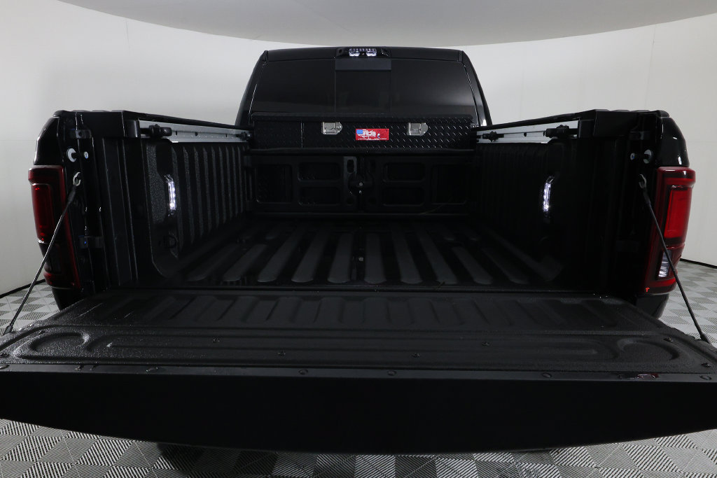 Used 2025 RAM 2500 Limited AWD/4WD image 7