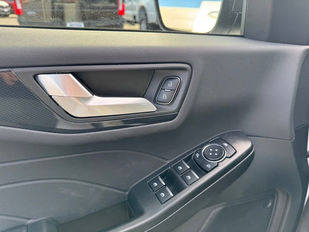 New 2026 Ford Escape ST-Line w/ Tech Pack #1 AWD/4WD image 15