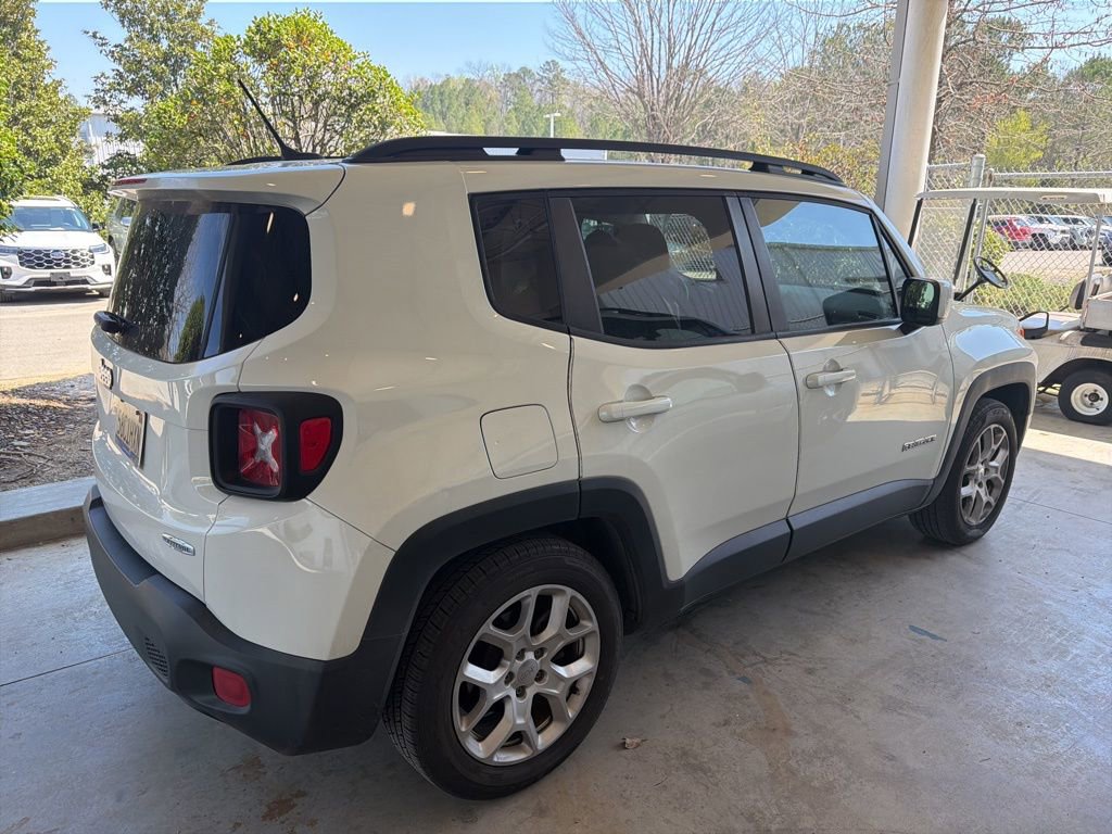 Used 2015 Jeep Renegade Latitude FWD image 3
