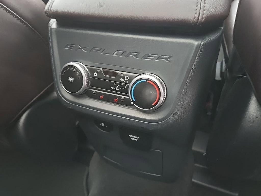 Used 2025 Ford Explorer Platinum w/ LUX Leather Package AWD/4WD image 81