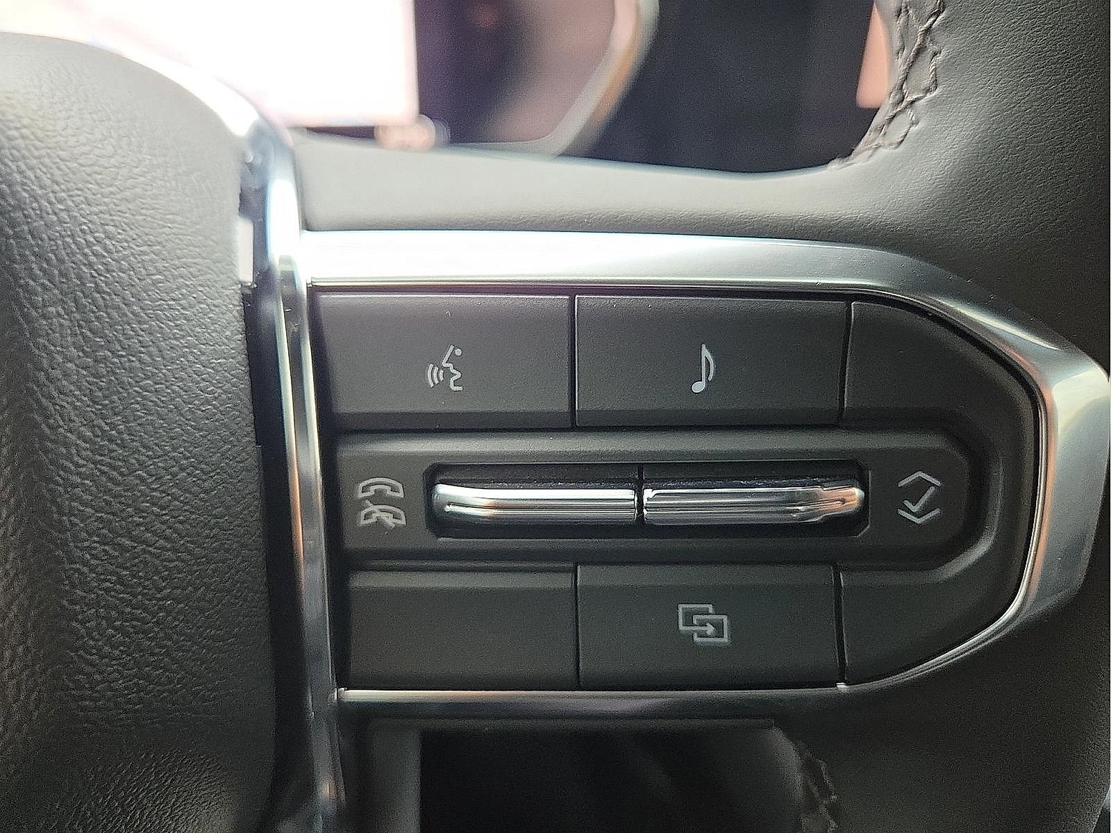 Used 2025 GMC Canyon Elevation w/ Convenience Package image 17