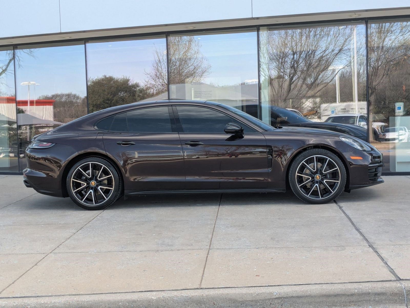 Certified 2022 Porsche Panamera Platinum Edition image 8