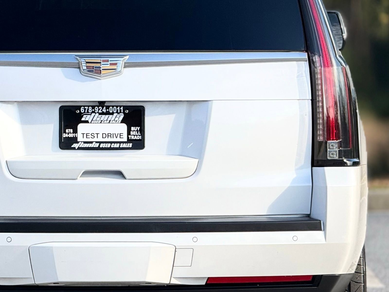 Used 2016 Cadillac Escalade Luxury image 16