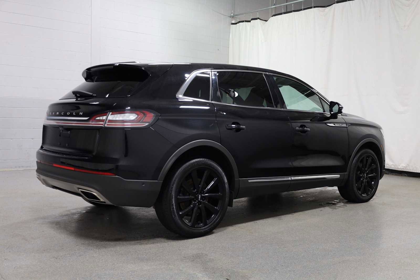 Used 2022 Lincoln Nautilus Reserve w/ Ultimate Package AWD/4WD image 9