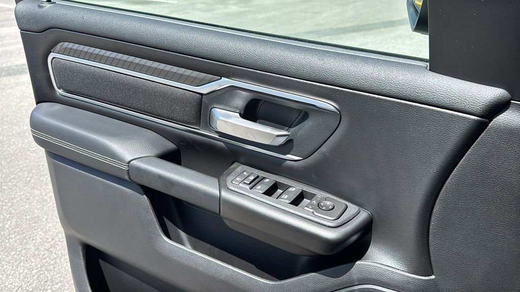 New 2026 RAM 1500 4x4 Crew Cab image 13