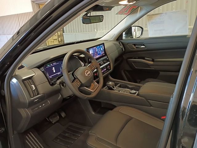 New 2026 Nissan Pathfinder SL image 8