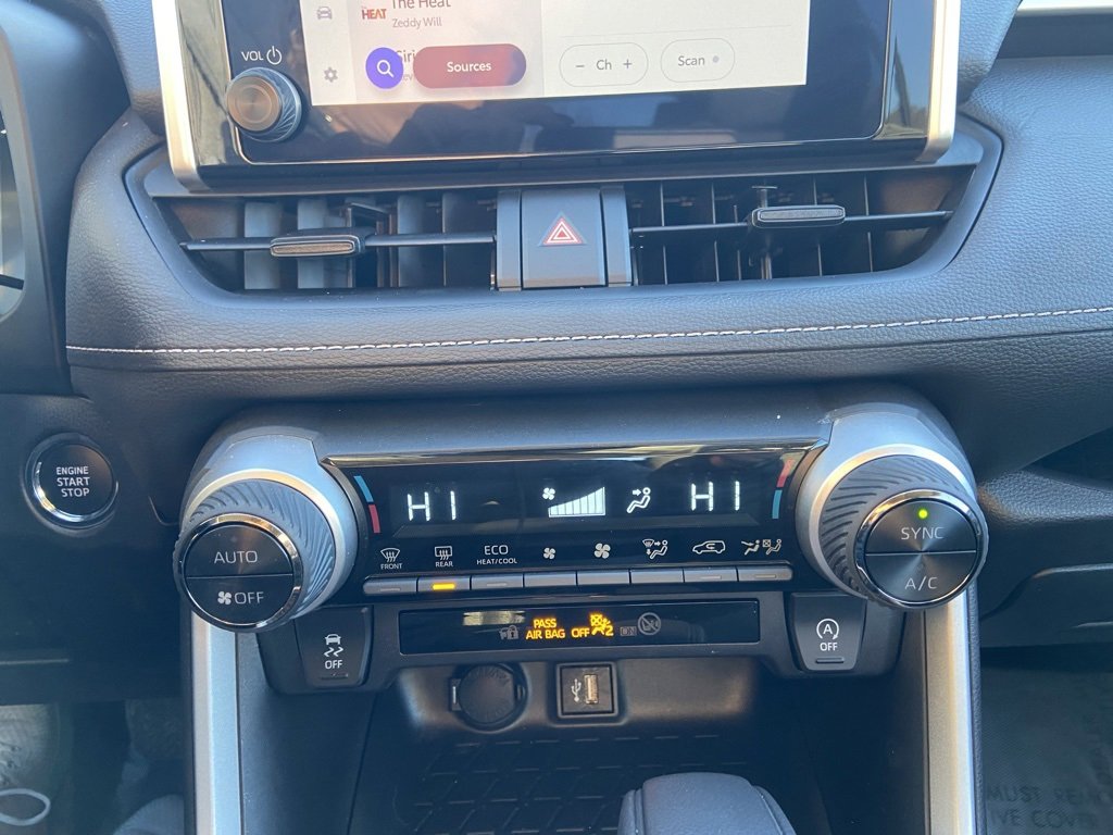 Used 2025 Toyota RAV4 XLE image 18