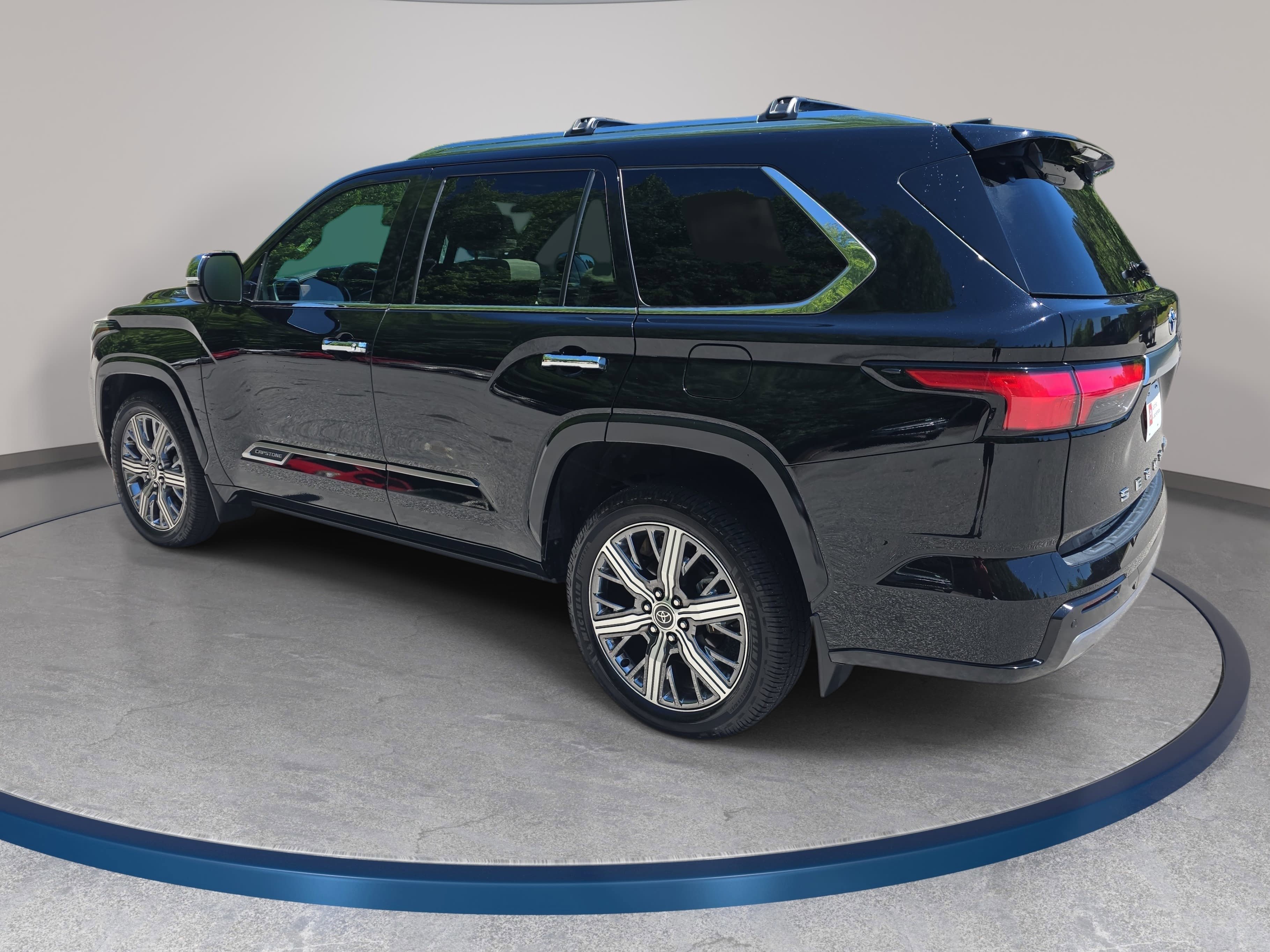 Used 2024 Toyota Sequoia Capstone AWD/4WD image 7