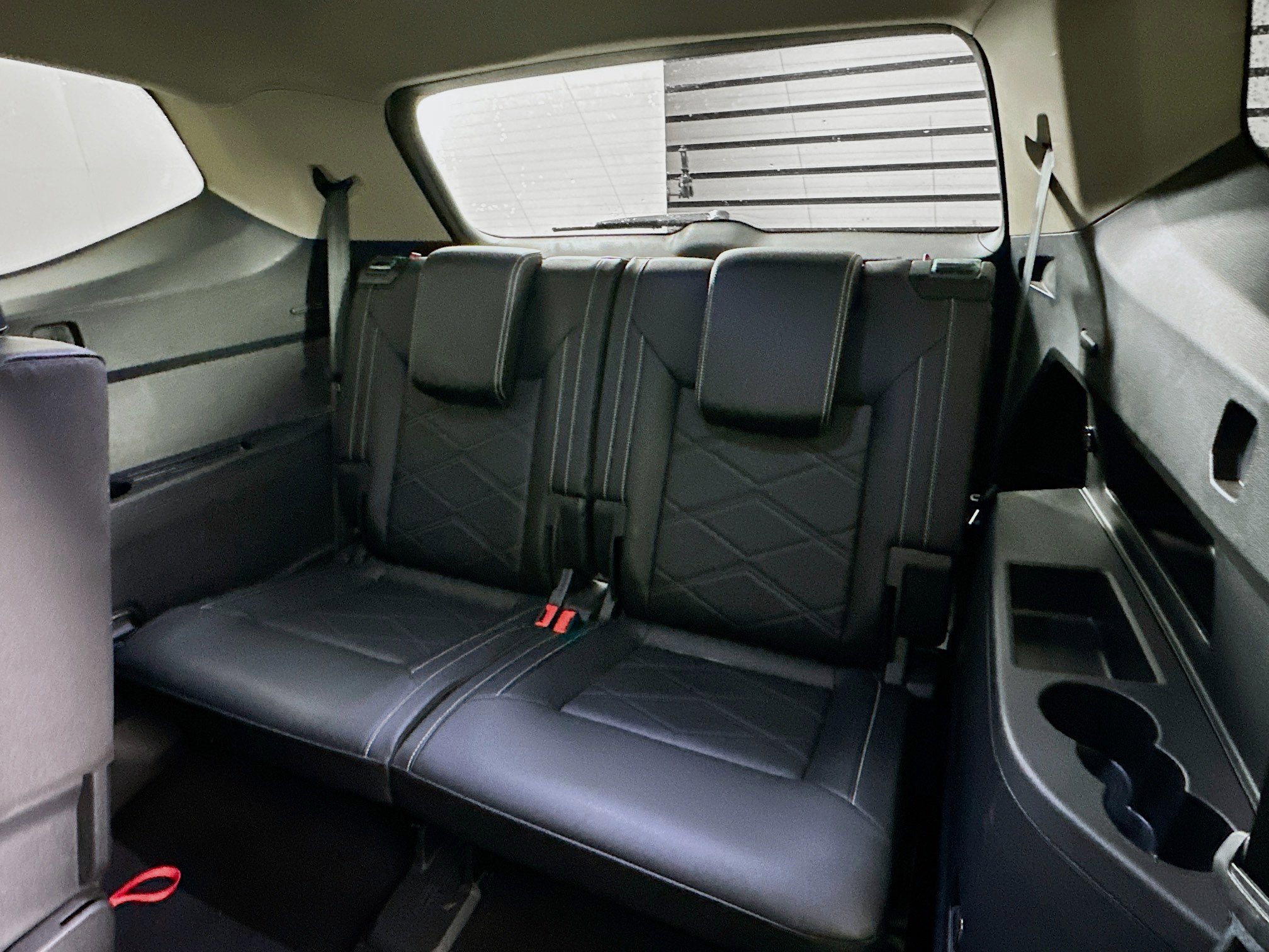 Used 2025 Volkswagen Atlas SE image 29