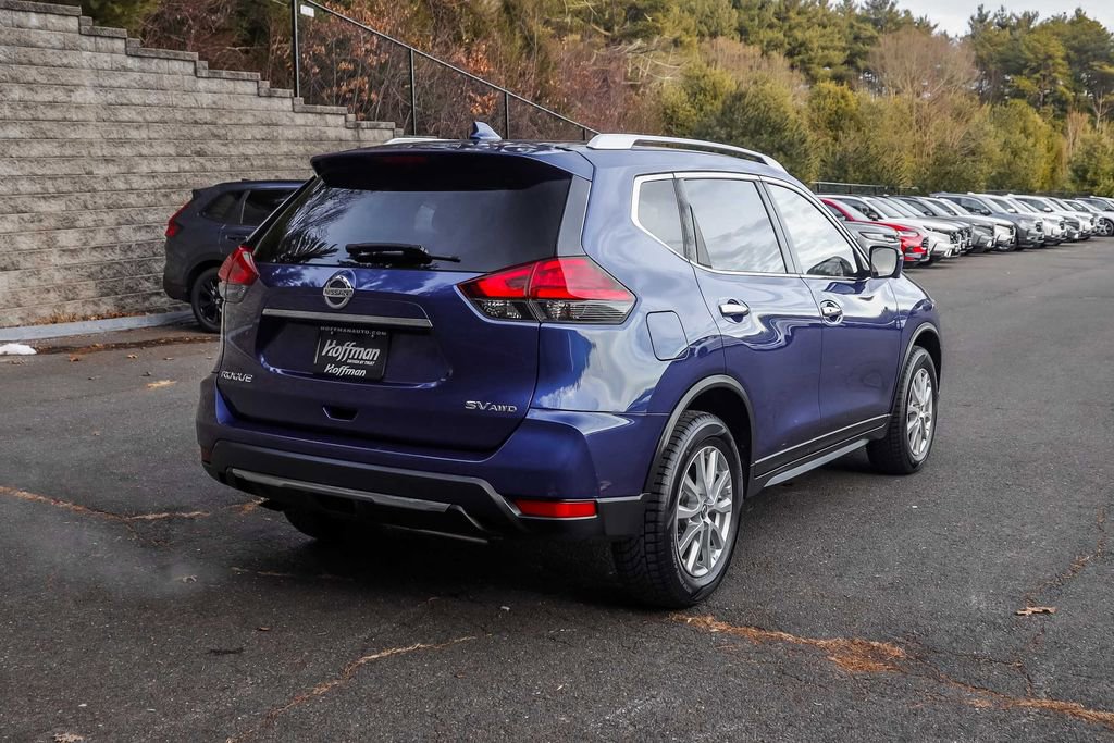 Used 2017 Nissan Rogue SV w/ SV Premium Package image 5