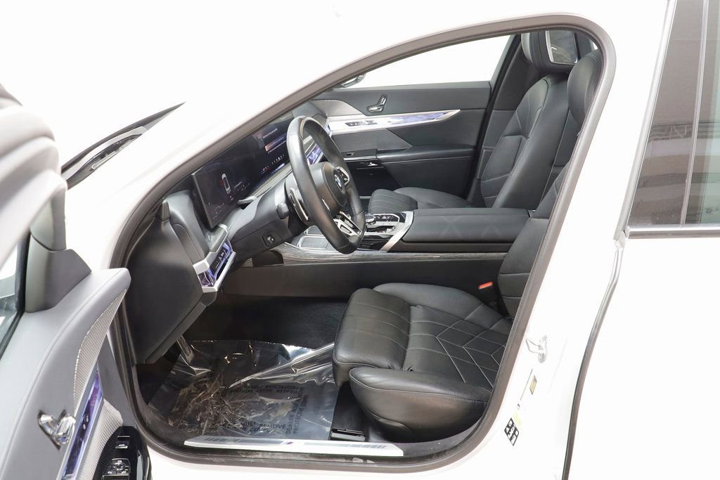 Certified 2023 BMW 760i xDrive image 6