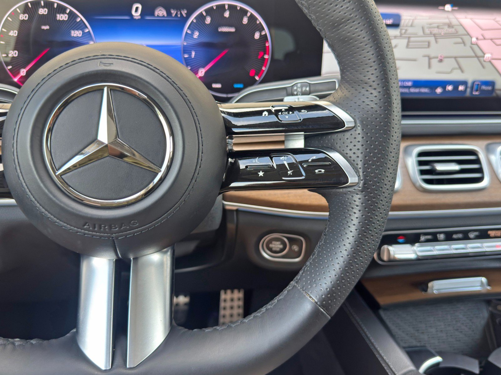 Used 2024 Mercedes-Benz GLS 450 4MATIC w/ AMG Line Exterior image 26
