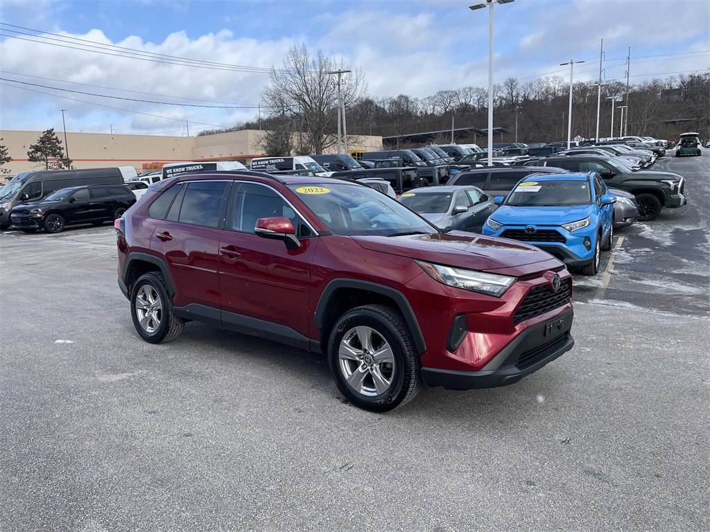 Used 2022 Toyota RAV4 XLE image 6