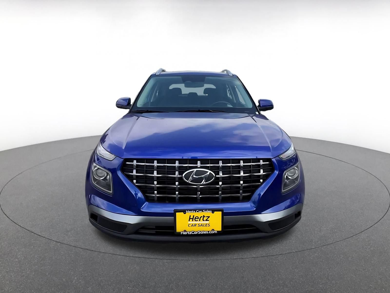 Used 2025 Hyundai Venue SEL FWD image 3