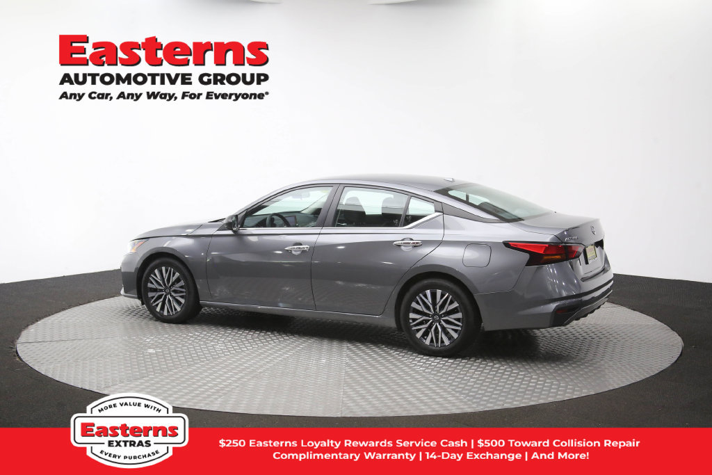 Used 2025 Nissan Altima 2.5 SV FWD image 62