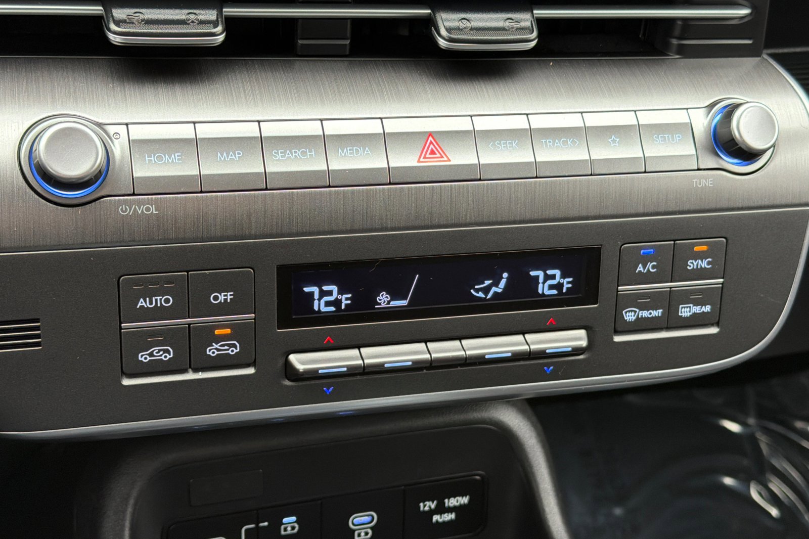Used 2025 Hyundai Kona SEL AWD/4WD image 20