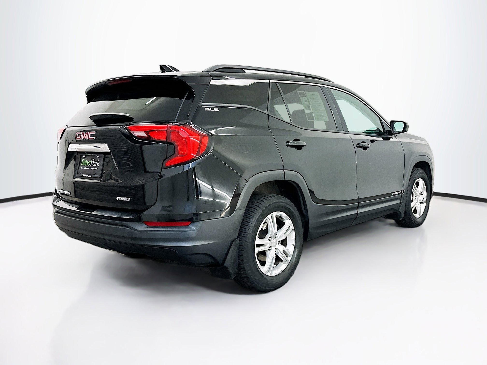 Used 2018 GMC Terrain SLE w/ Driver Convenience Package image 9