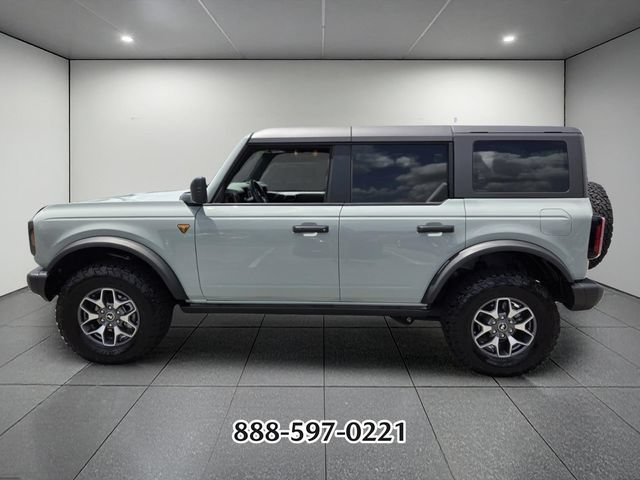 Used 2023 Ford Bronco Badlands AWD/4WD image 2