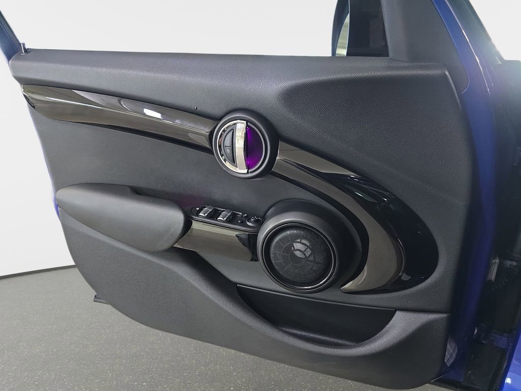 Used 2019 MINI Cooper S w/ Premium Package image 27