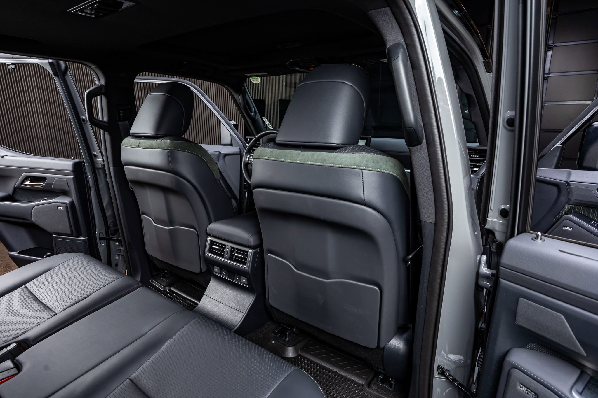 Used 2025 Lexus GX 550 550 Overtrail+ image 32