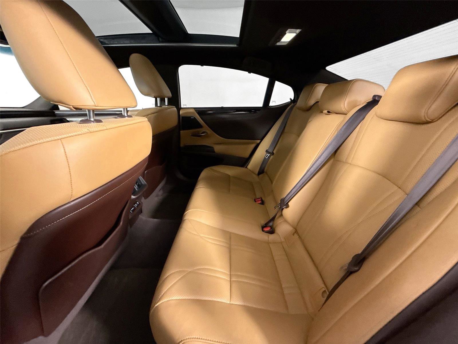 Used 2020 Lexus ES 350 Ultra Luxury w/ Accessory Package 2 image 34