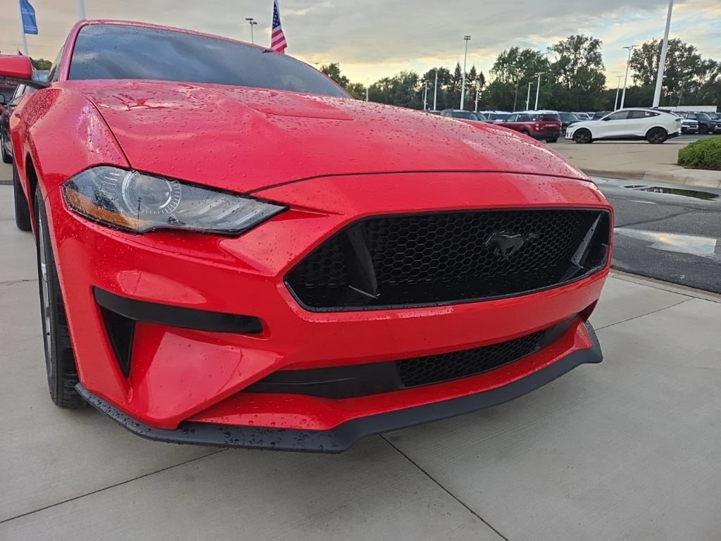 Used 2019 Ford Mustang GT Premium w/ Equipment Group 401A RWD image 6