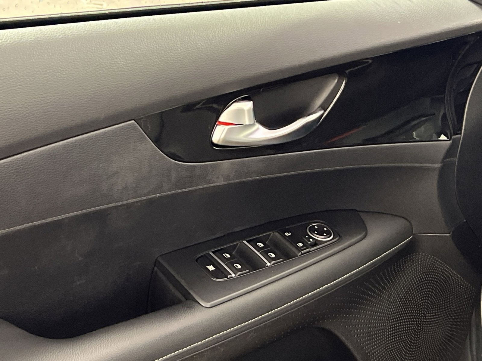 Used 2024 Kia Forte GT-Line image 15