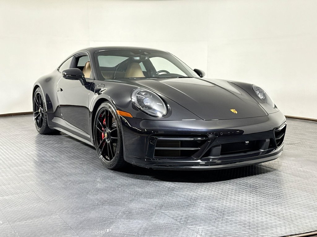 Certified 2024 Porsche 911 Carrera GTS RWD image 9