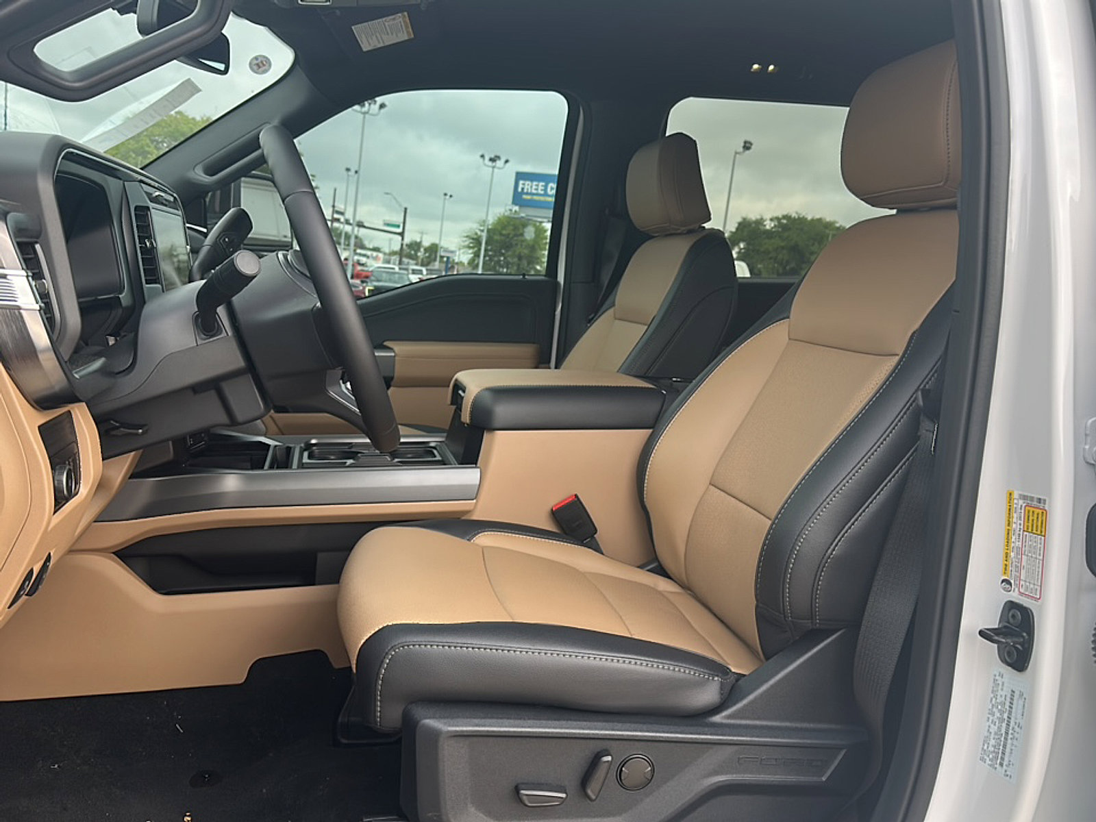 New 2026 Ford F250 Lariat w/ FX4 Off-Road Package AWD/4WD image 11