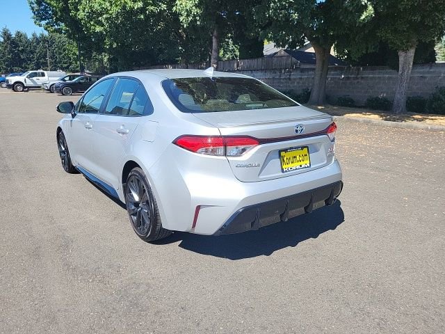 Used 2023 Toyota Corolla SE image 3