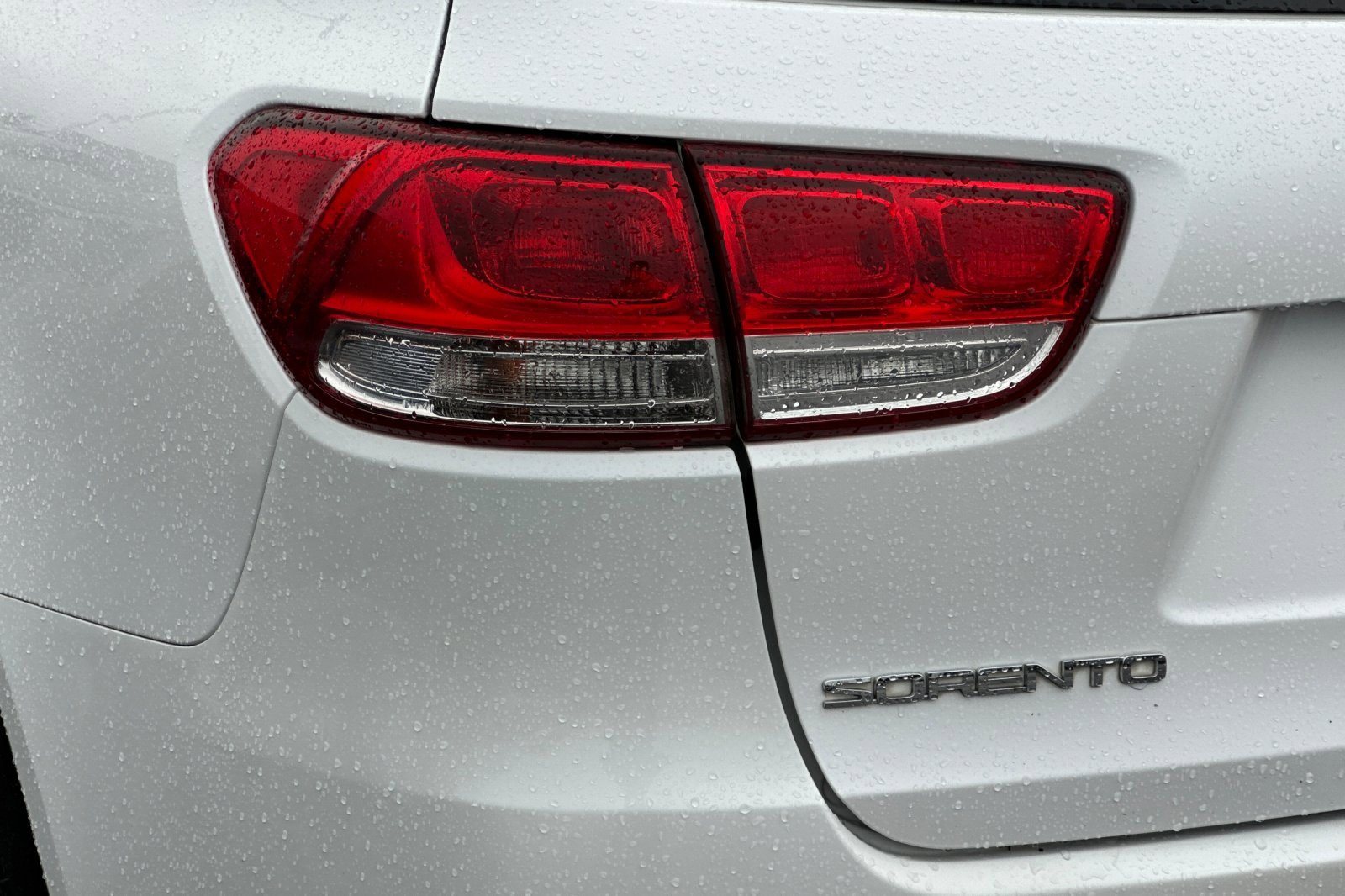 Used 2017 Kia Sorento LX image 25