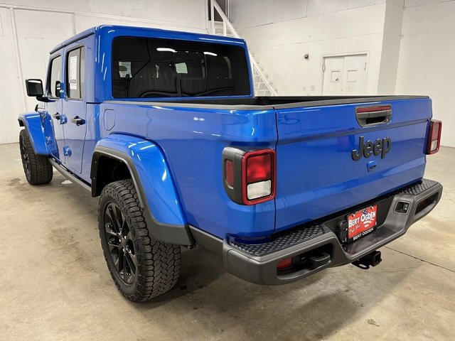 Used 2024 Jeep Gladiator Sport image 5