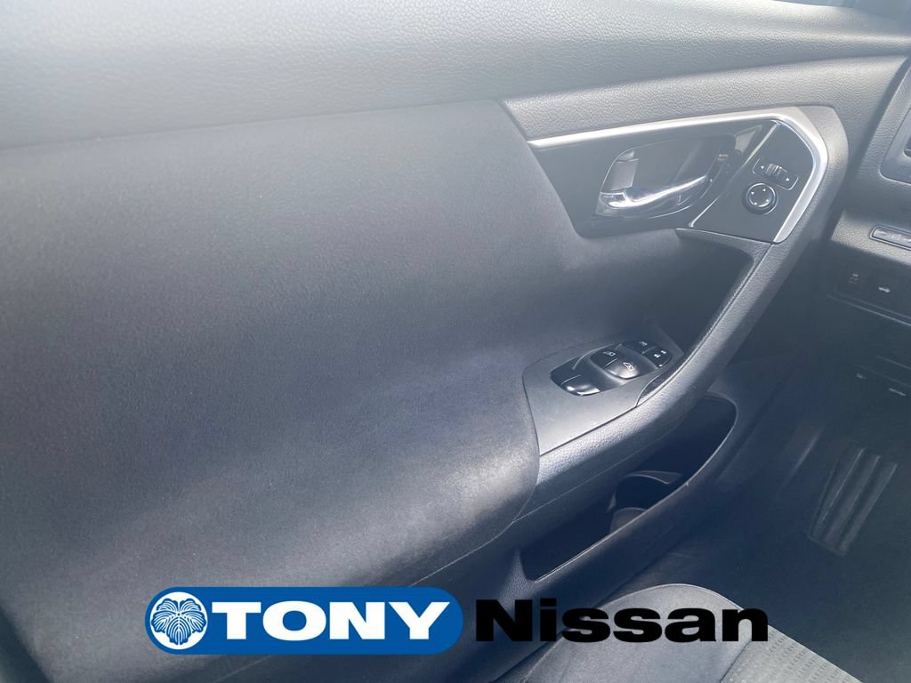 Used 2014 Nissan Altima 2.5 SV w/ Convenience Package FWD image 13