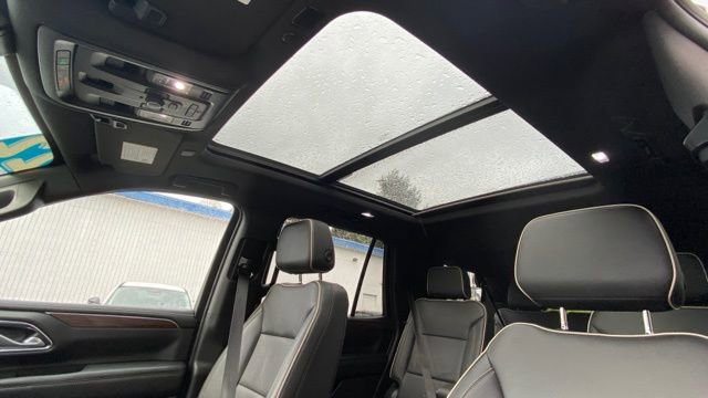 Used 2022 Chevrolet Tahoe Premier w/ Premium Package image 37