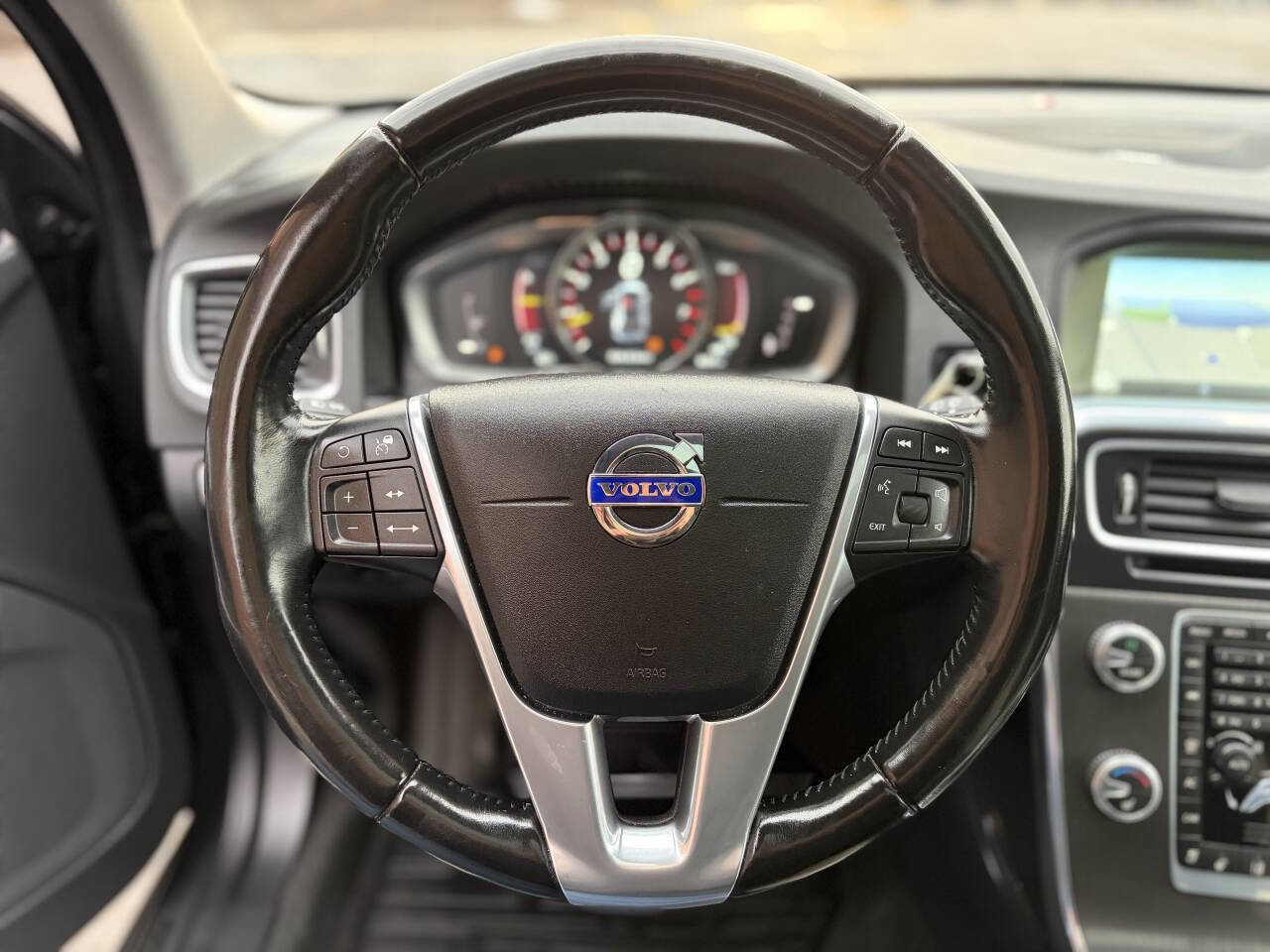 Used 2016 Volvo V60 T5 Cross Country Platinum w/ Climate Package image 25