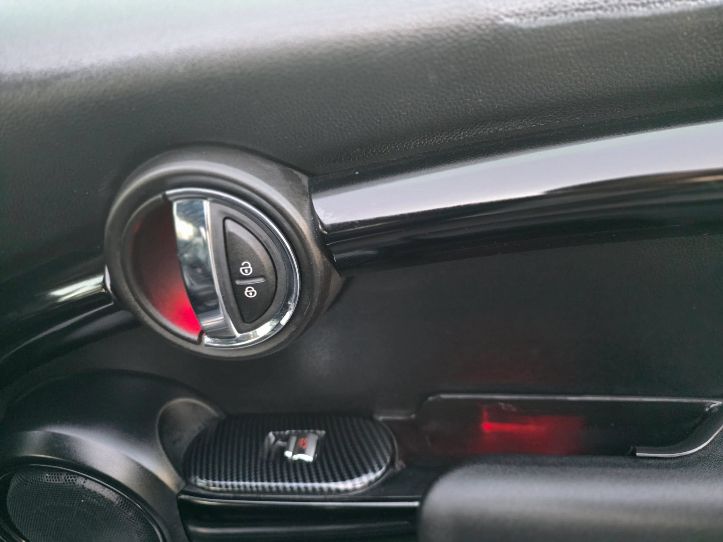 Used 2018 MINI Cooper S FWD image 18