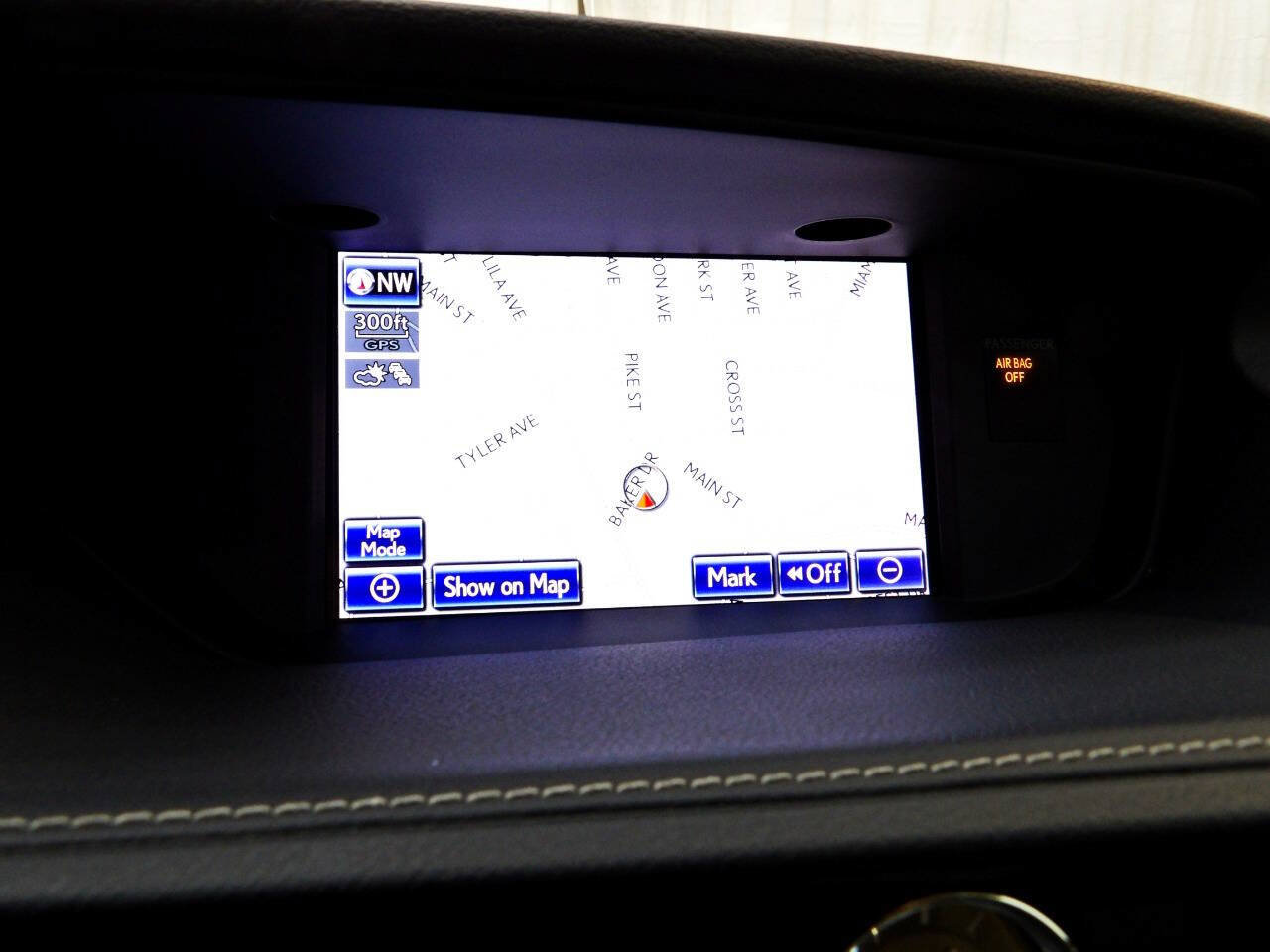 Used 2013 Lexus ES 300h w/ Luxury Pkg FWD image 16