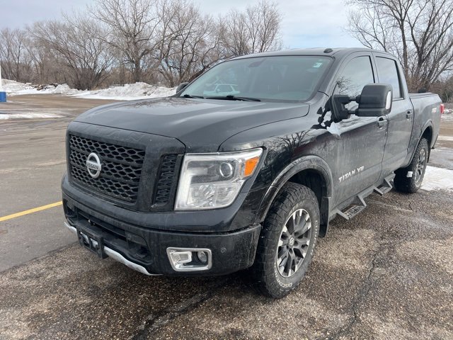 Used 2019 Nissan Titan PRO-4X w/ Pro-4x Convenience Package image 3