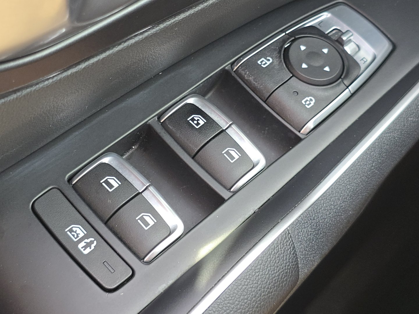 Used 2023 Kia Sorento LX AWD/4WD image 23