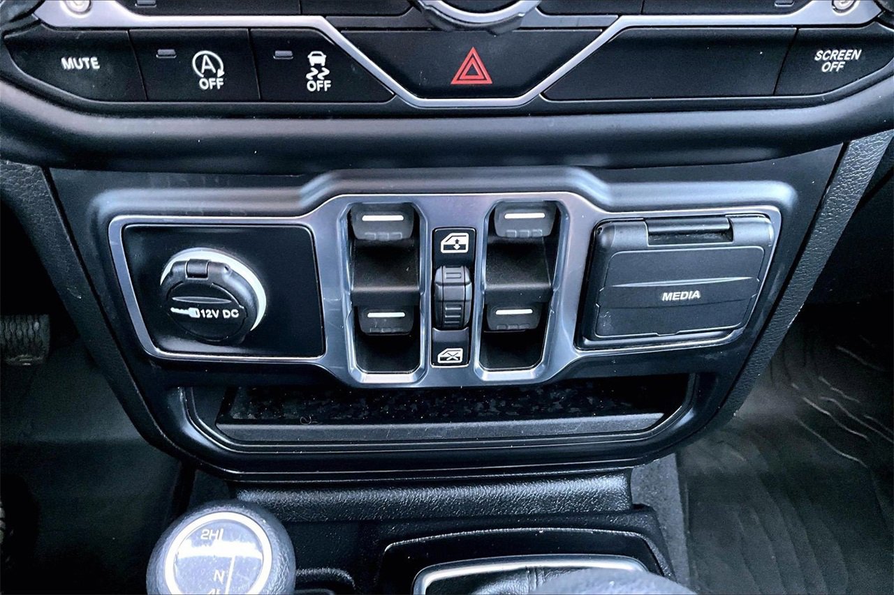 Certified 2021 Jeep Gladiator Sport image 16